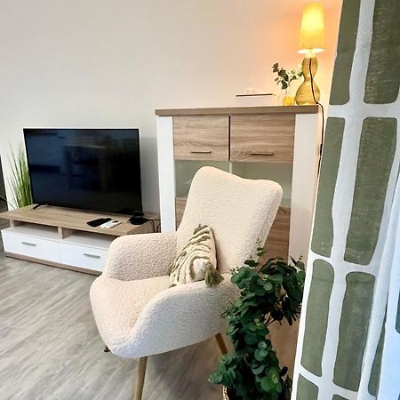 The Elite Suite Downtown 2- Bedroom Apt Ac & Garage Parking Bratislava Ngoại thất bức ảnh