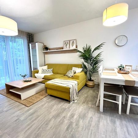 The Elite Suite Downtown 2- Bedroom Apt Ac & Garage Parking Bratislava Ngoại thất bức ảnh