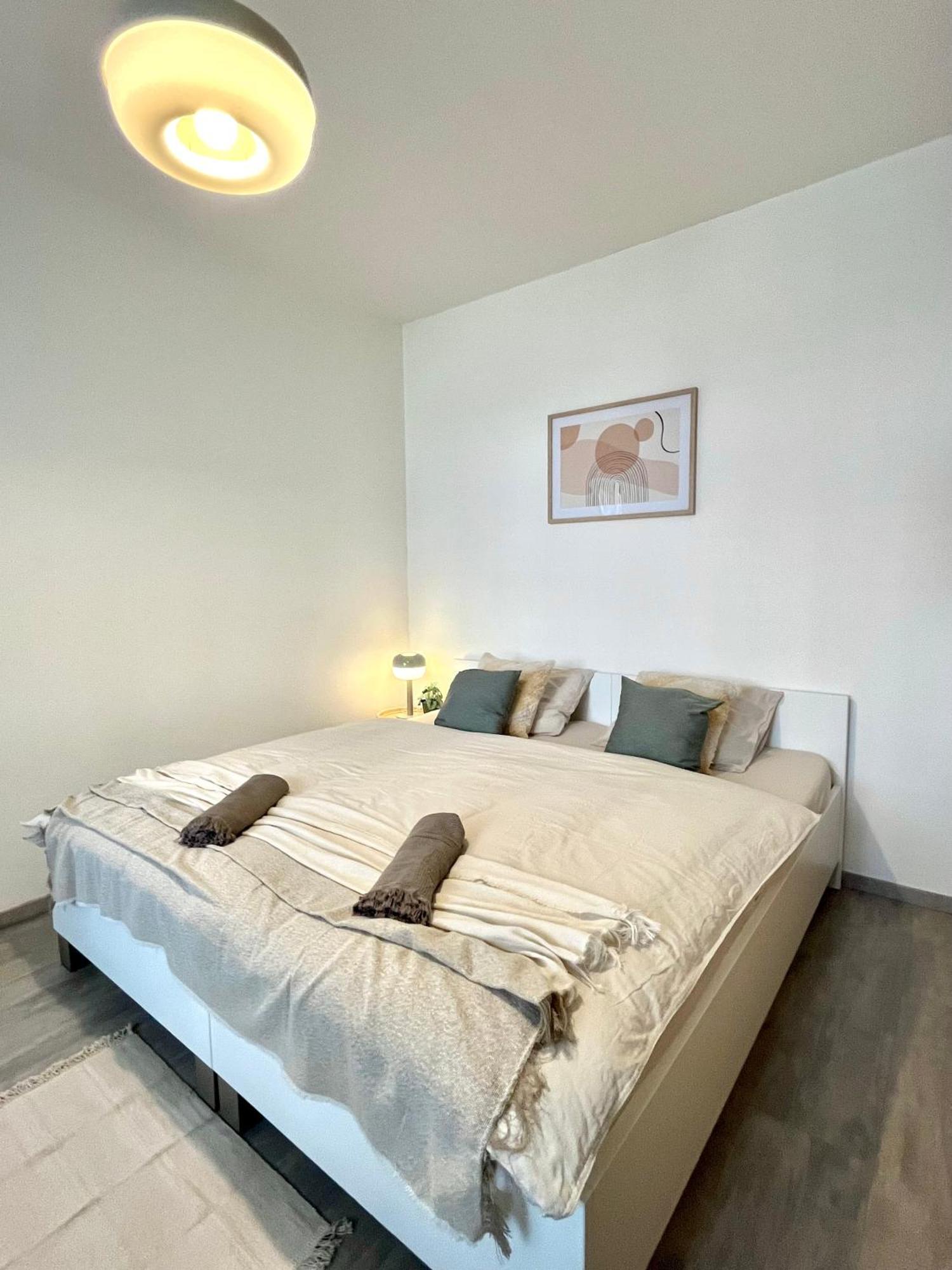 The Elite Suite Downtown 2- Bedroom Apt Ac & Garage Parking Bratislava Ngoại thất bức ảnh