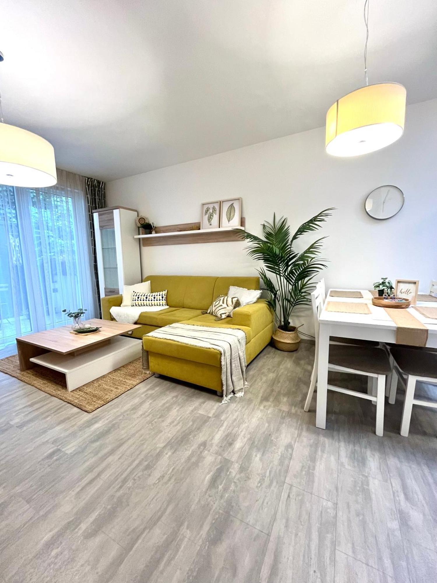 The Elite Suite Downtown 2- Bedroom Apt Ac & Garage Parking Bratislava Ngoại thất bức ảnh